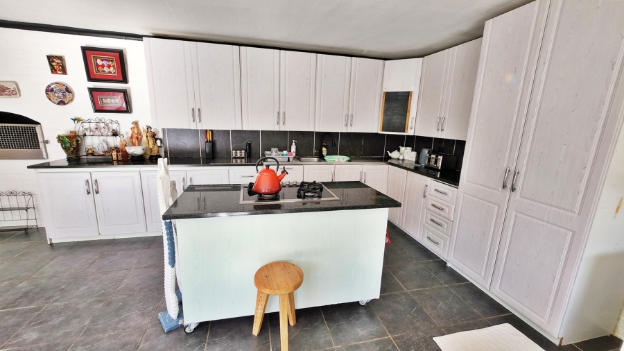5 Bedroom Property for Sale in Struisbaai Western Cape